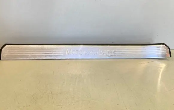 Mercedes-Benz S W221 Front sill trim cover A2216800135
