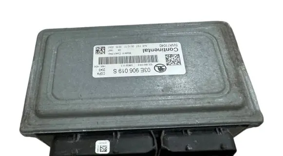 Skoda Fabia Mk2 (5J) Engine control unit/module 03E906019S 5WA11040