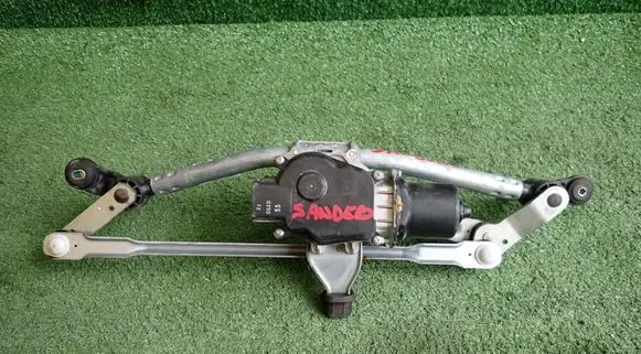 Dacia Sandero III Wiper motor 288006875R