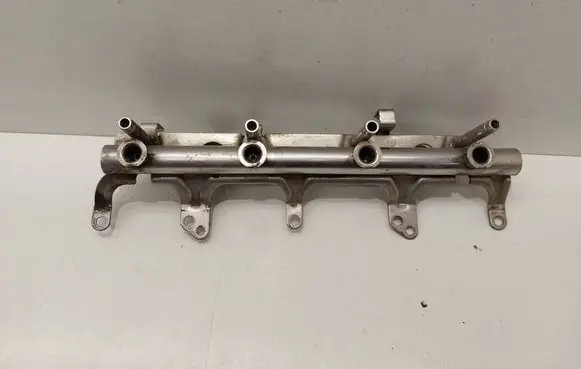 Audi A3 S3 8P Fuel main line pipe CT0080411 06J133317
