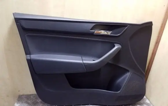 Seat Toledo IV (NH) Front door card panel trim 5JCSEC011A