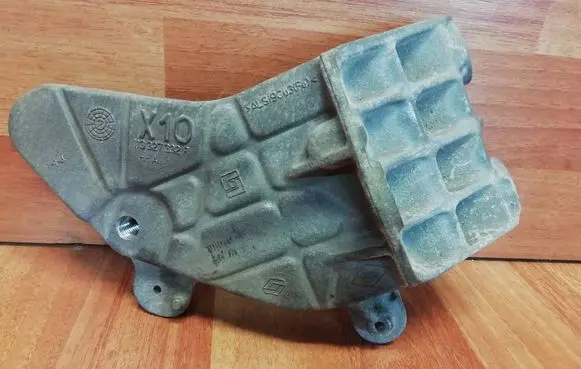 Renault Zoe Engine mounting bracket 113327332R