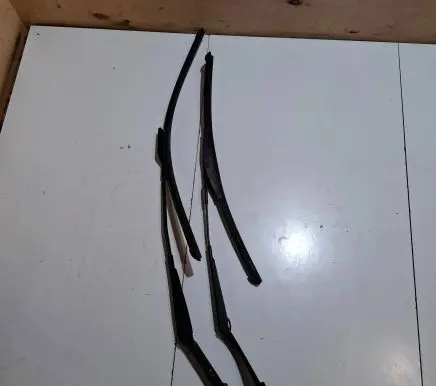 Ford Ecosport Front wiper blade arm GN1517C495BA GN1517B589BA