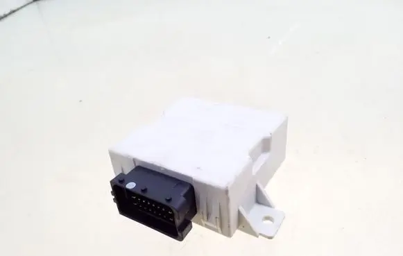 Toyota Avensis T250 Window wiper relay 8594005040