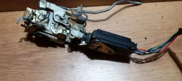 Mazda 323 Front door lock