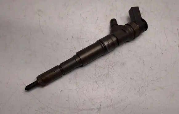 BMW 5 E60 E61 Fuel injector 7794435 13537794435 13537794555