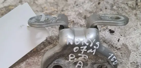 Toyota Auris 150 Front door lower hinge 