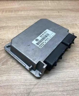 Volkswagen PASSAT B5 Engine control unit/module ECU 3B0907557C 5WP4332