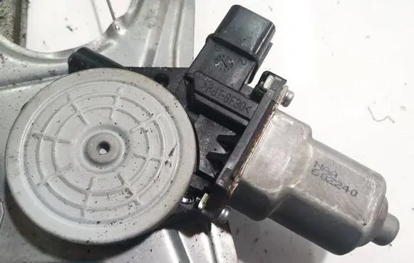 Honda Civic Front door window regulator motor 602240