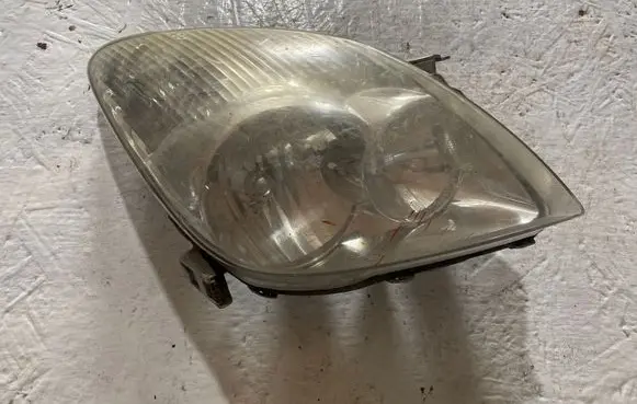 Toyota Corolla Verso AR10 Headlight/headlamp