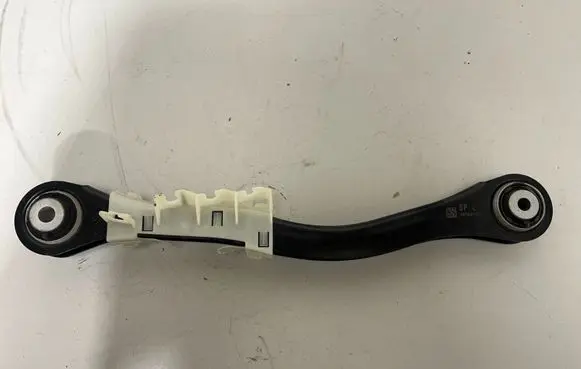 Rear upper control arm/wishbone