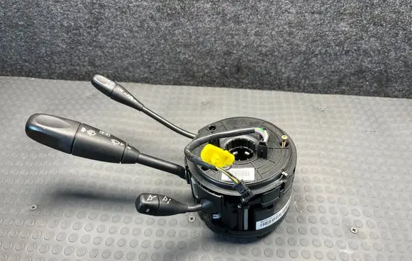 Wiper turn signal indicator stalk/switch