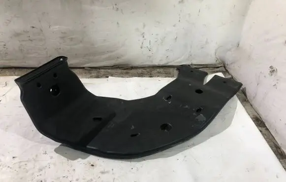 BMW 5 E39 Cabin air duct channel 8125971