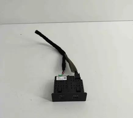 Nissan Qashqai J12 USB socket connector 284H36RA2A