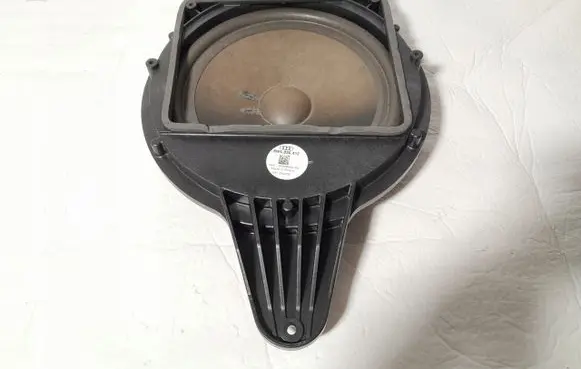 Audi A4 S4 B9 Subwoofer speaker 8W5035412