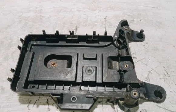 Seat Leon (1P) Battery box tray 1K0915333C