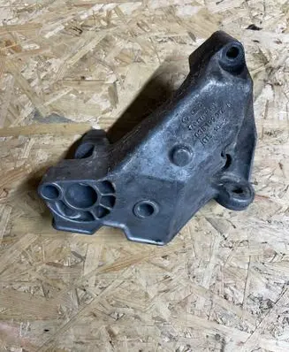 Volkswagen Bora Engine mounting bracket 038199207H
