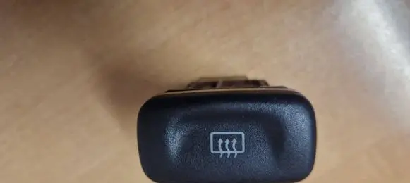 Nissan Primera Windscreen/window heater switch 2535064J00