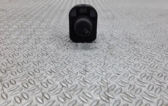 Audi A4 S4 B7 8E 8H Wing mirror switch 8E0959565