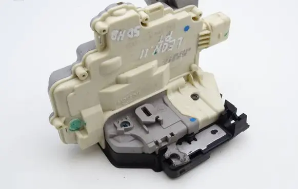 Seat Leon (1P) Rear door lock 1P0839016