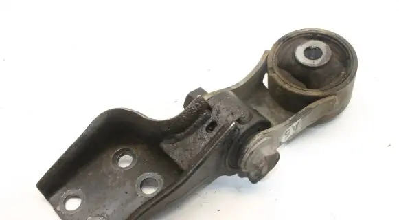 Toyota Yaris Engine mount bracket