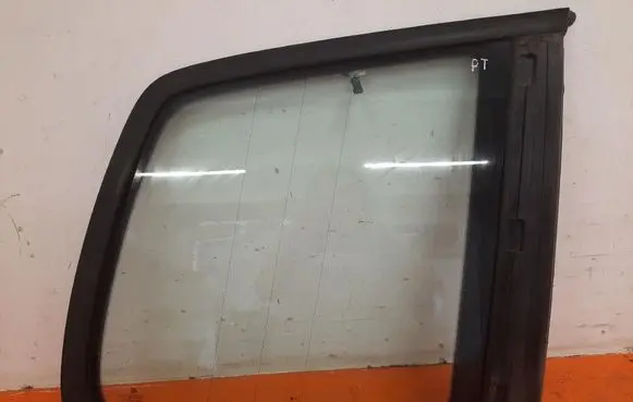 Volkswagen Cross Touran I Rear side window 43R-00048