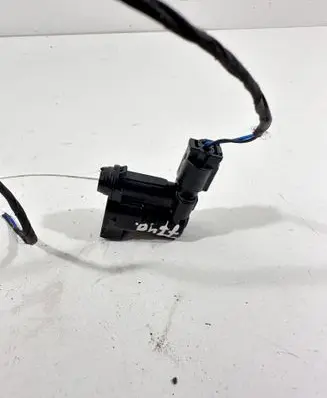 BMW 2 F46 Fuel tank cap lock 7412594