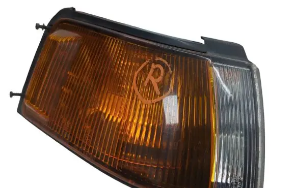 Mazda 323 Front indicator light 21061301