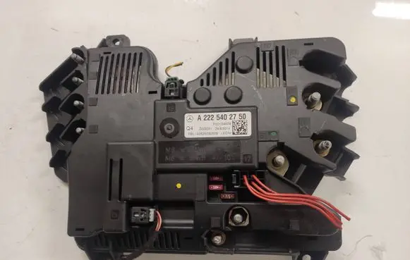 Mercedes-Benz S W222 Fuse box set A2225402750 P00104829 L14082803252
