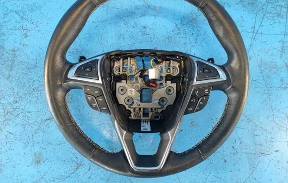 Ford Fusion II Steering wheel DS7Z3600BG