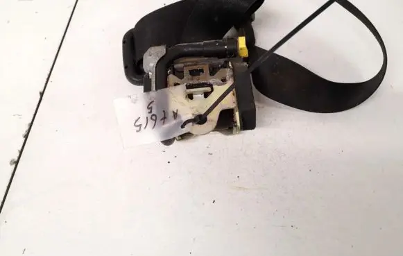 Mercedes-Benz Vaneo W414 Rear seatbelt 561009801