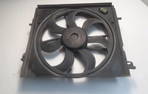 Nissan X-Trail T32 Radiator cooling fan shroud 214814BE0B