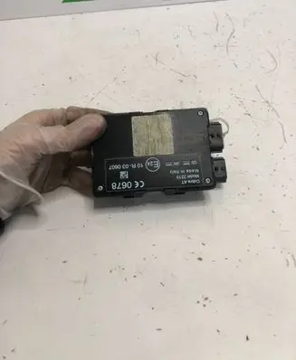 Nissan Note (E11) Alarm control unit/module M00812215 10R030607