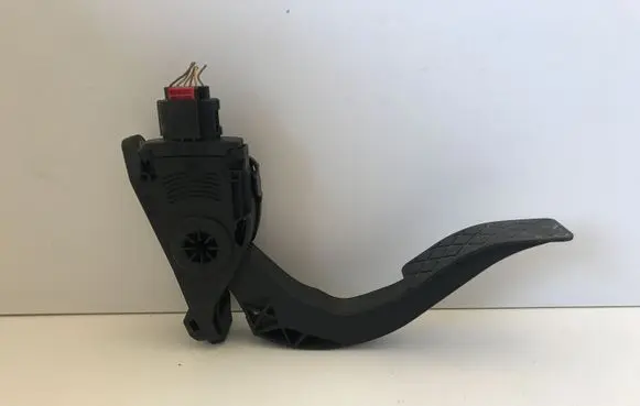 Audi A5 8T 8F Accelerator throttle pedal 8K723523