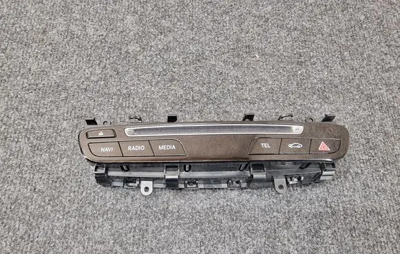 Mercedes-Benz GLC X253 C253 Head unit multimedia control A2059055201