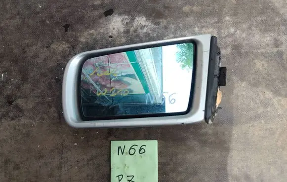 Mercedes-Benz E W210 Front door electric wing mirror 3894782