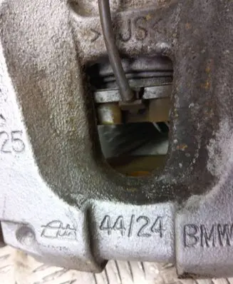 BMW 7 F01 F02 F03 F04 Rear brake caliper
