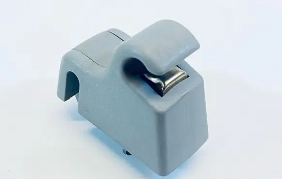 Volkswagen Touareg I Sun visor clip/hook/bracket 7L0857561
