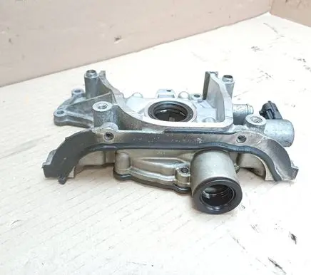 Jeep Wrangler Oil pump 55283641