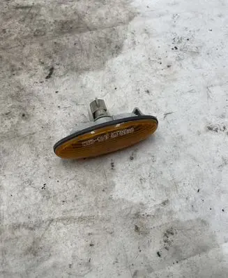 Mazda 323 Front fender indicator light 0464120