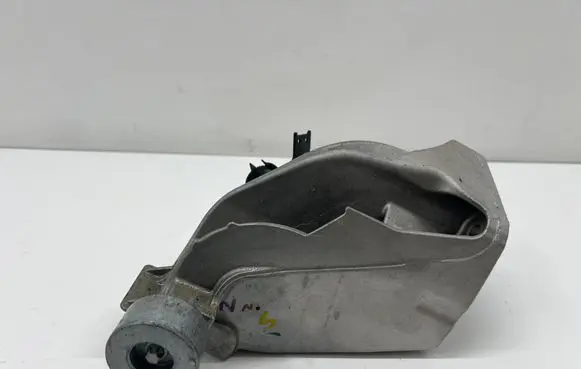 BMW X7 G07 Engine mounting bracket 6884475