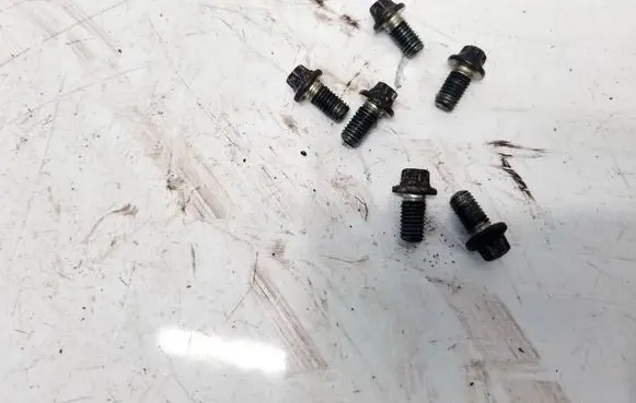Opel Astra G Nuts/bolts 