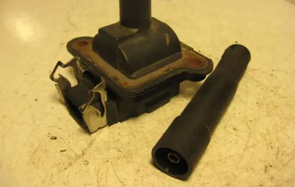 Volkswagen Sharan High voltage ignition coil 058905105 BERU0040100013