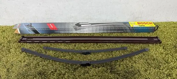 Peugeot 207 Windshield/front glass wiper blade 3397118977 A977s