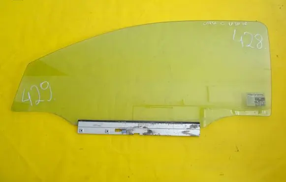 Opel Corsa C Front door window/glass (coupe)