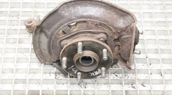 Toyota Auris 150 Front wheel hub