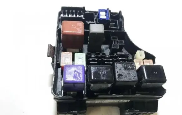 Toyota Avensis T250 Fuse box set 8267005010 82670-05010