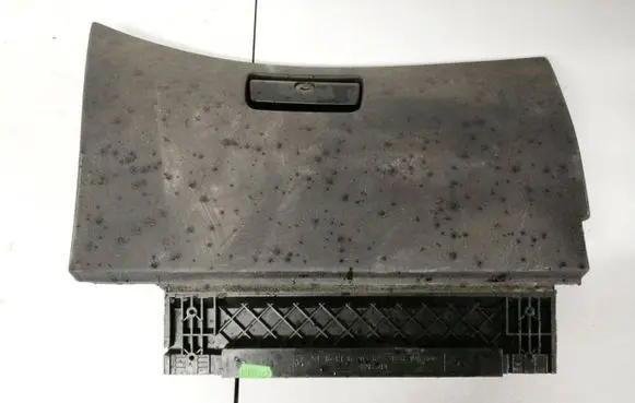 Toyota Avensis T270 Glove box 51168203822 5116-rt8203822