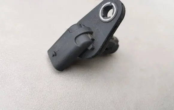 Mercedes-Benz ML W166 Crankshaft position sensor A276905 12T3431359C