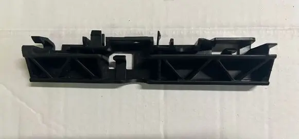 Audi A6 S6 C7 4G Front bumper mounting bracket 4G0653921B